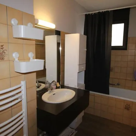 Apartamento Luchon T2 Renové Avec Balcon Et Parking - Fr-1-313-211