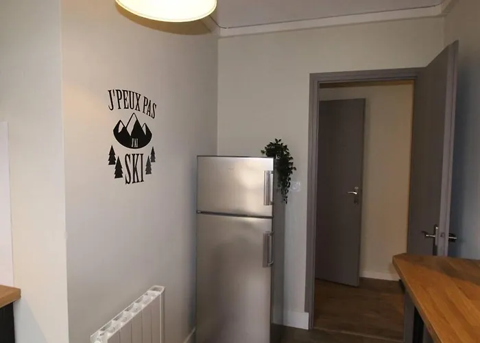 Luchon T2 Renové Avec Balcon Et Parking - Fr-1-313-211 *