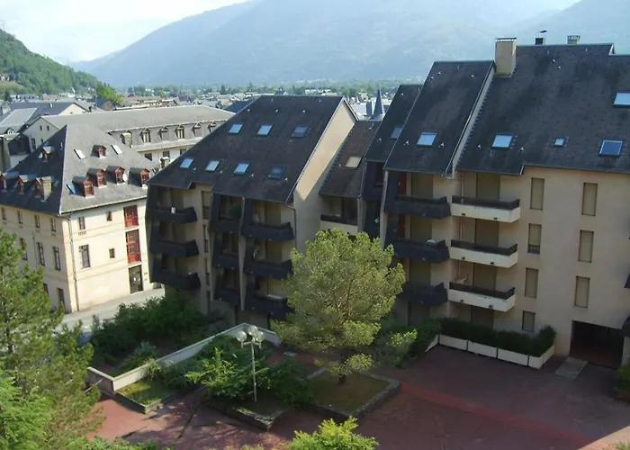 Appartement Luchon T2 Renové Avec Balcon Et Parking - Fr-1-313-211